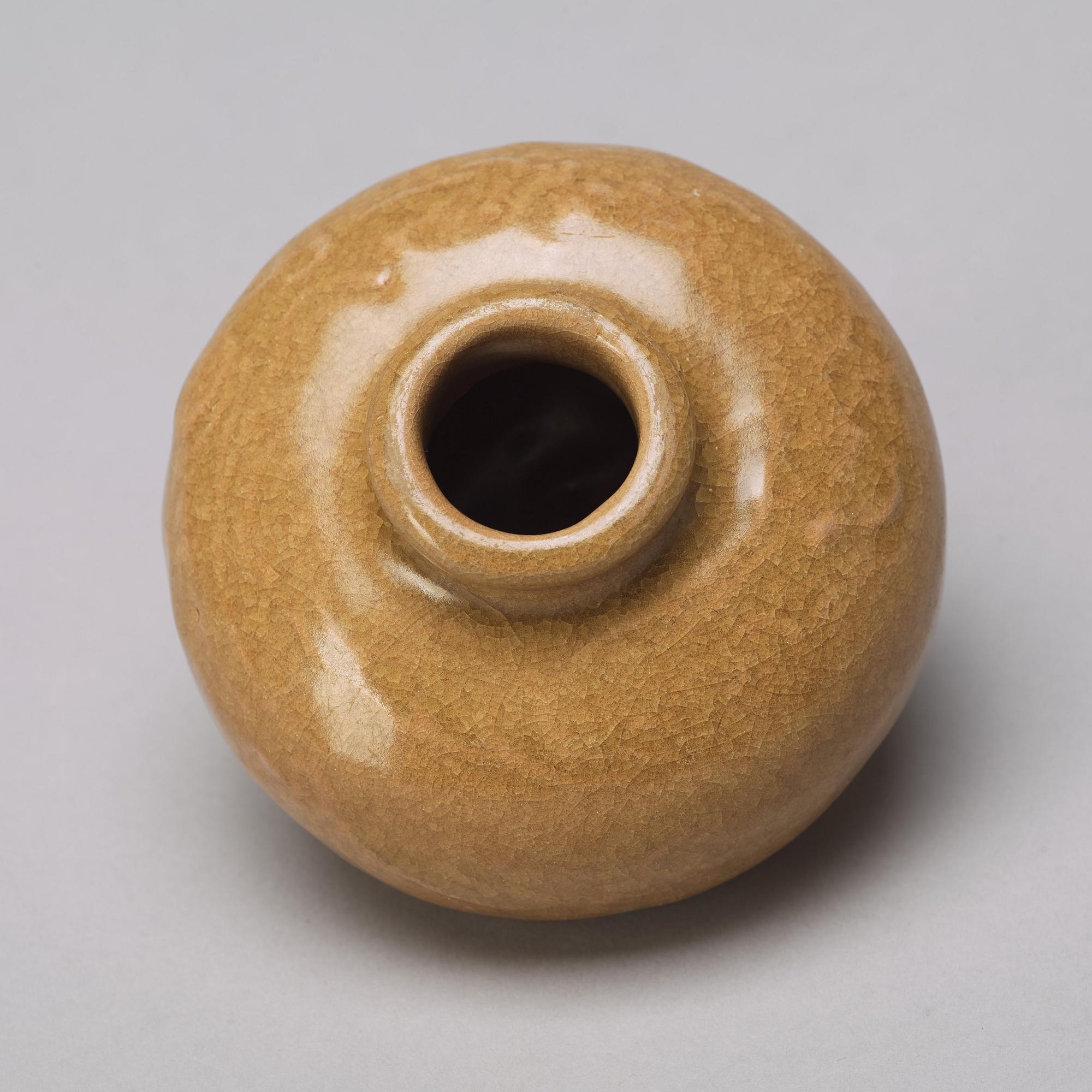 Two ge glazed Chinese dishes and a pot, South East Asian, 20th Century.