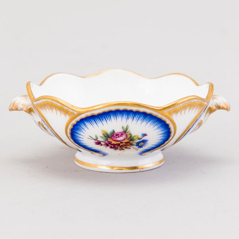 A SMALL BOWL, Imperial porcelain factory, S:t Petersburg, Nikolai II -98 (1898).