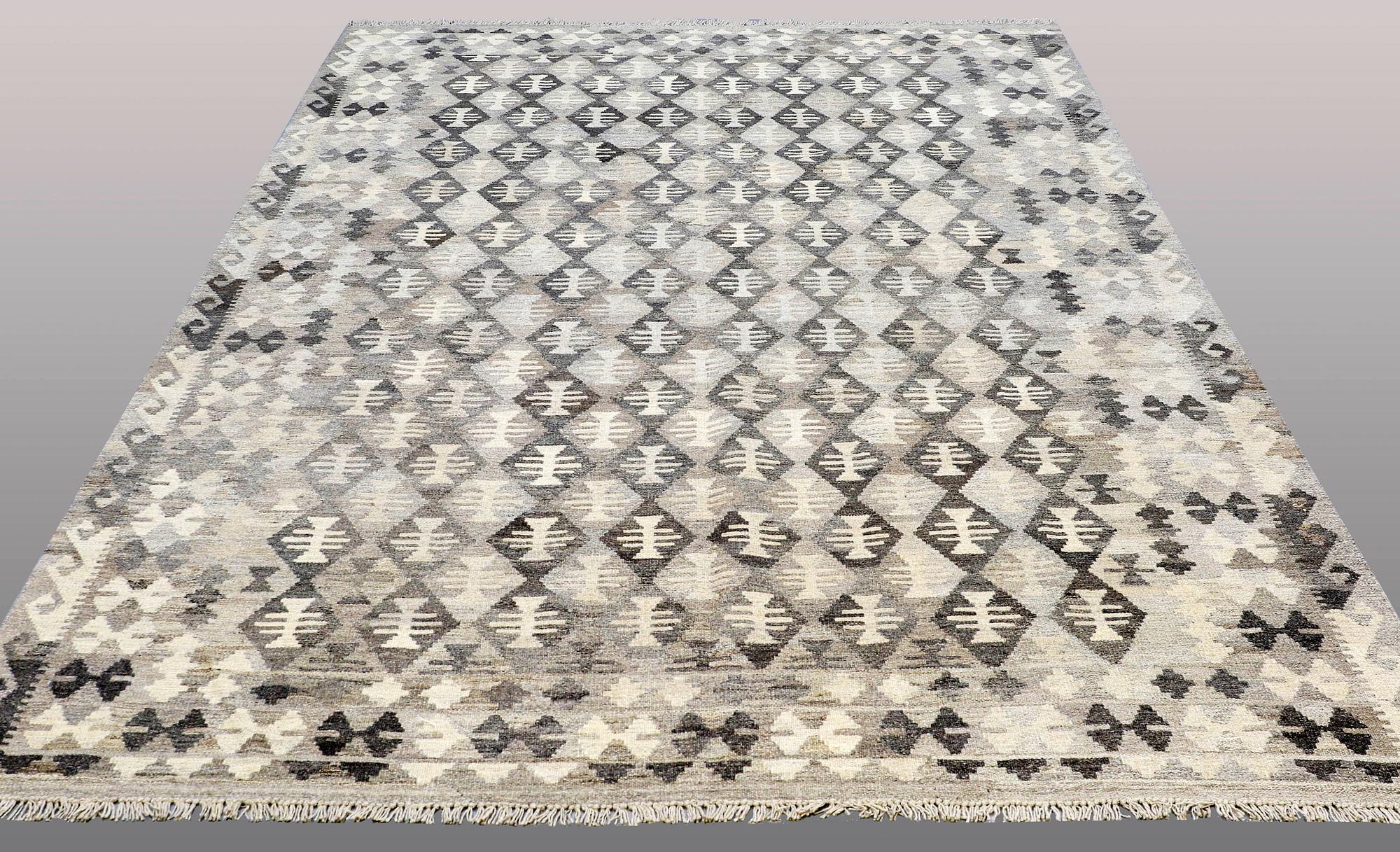 A CARPET, Kilim, ca 296 x 206 cm.