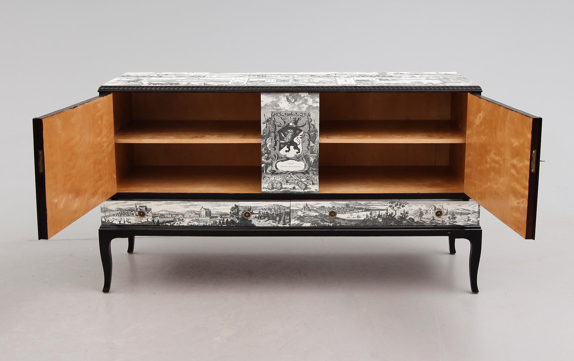 SIDEBOARD, 1900-talets första hälft.