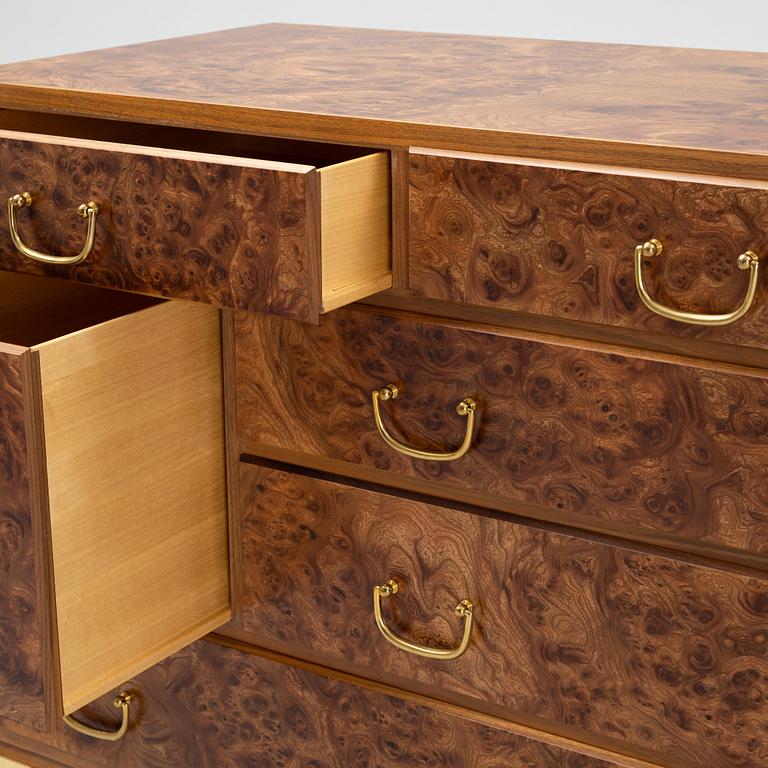 Josef Frank, Tyresöbyrån modell 2170 Firma Svenskt Tenn, formgiven 1954, tillverkad efter 1985.