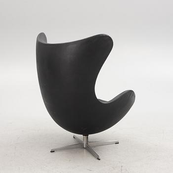 Arne Jacobsen, fåtölj, "Ägget/The Egg Chair", Fritz Hansen, Danmark 1971.