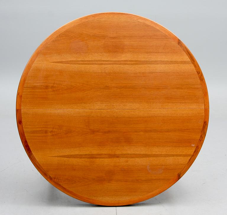 MATSALSBORD MED STOLAR, 1+5+3+2. Bertil Fridhagen, Bodafors Möbelfabrik, 1961.