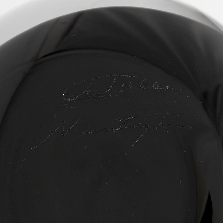 Oiva Toikka, a glass bird, signed O. Toikka Nuutajärvi.