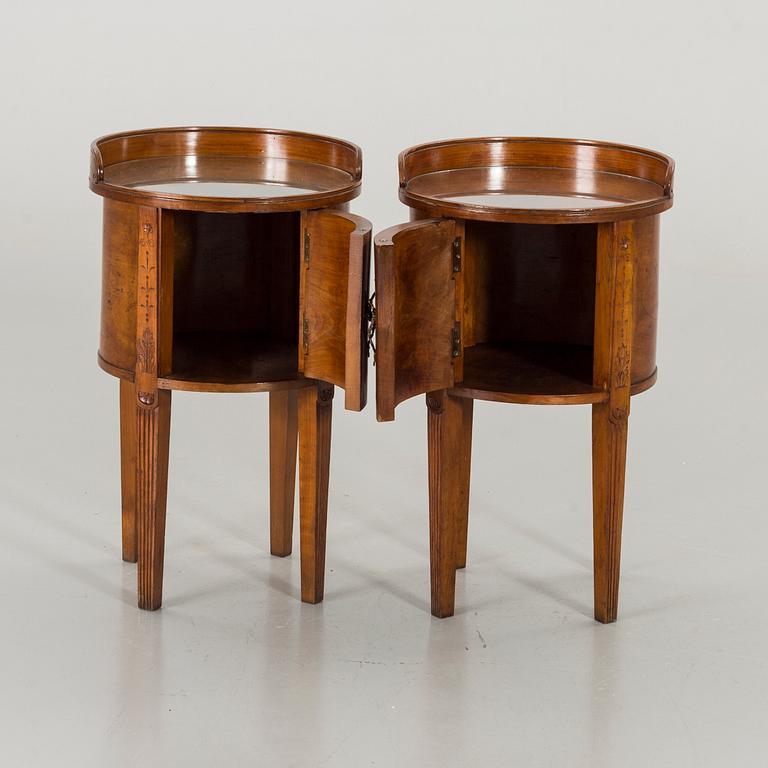 SÄNGBORD, ett par, 1900-talets andra hälft.