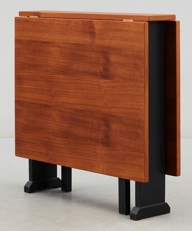 SLAGBORD, "Vapensmeden", Carl Malmsten. Modellen formgiven 1949.