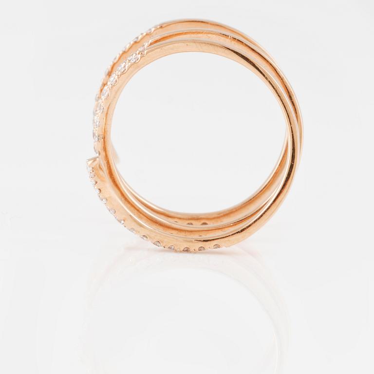 RING, 18K roséguld med briljantslipade diamanter ca 0.85 ct. Vikt 4,5 gram.