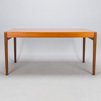 Pertti Salmi, a 1970s 'Samuel' dining table and eight 'Simeon' chairs for Vaara Tuotanto, Kaluste-Yhtymä, Finland.