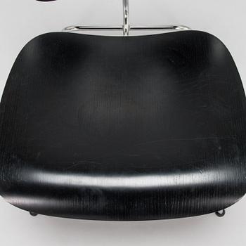 Charles and Ray Eames, ett par fåtöljer, "LCM",  Vitra.