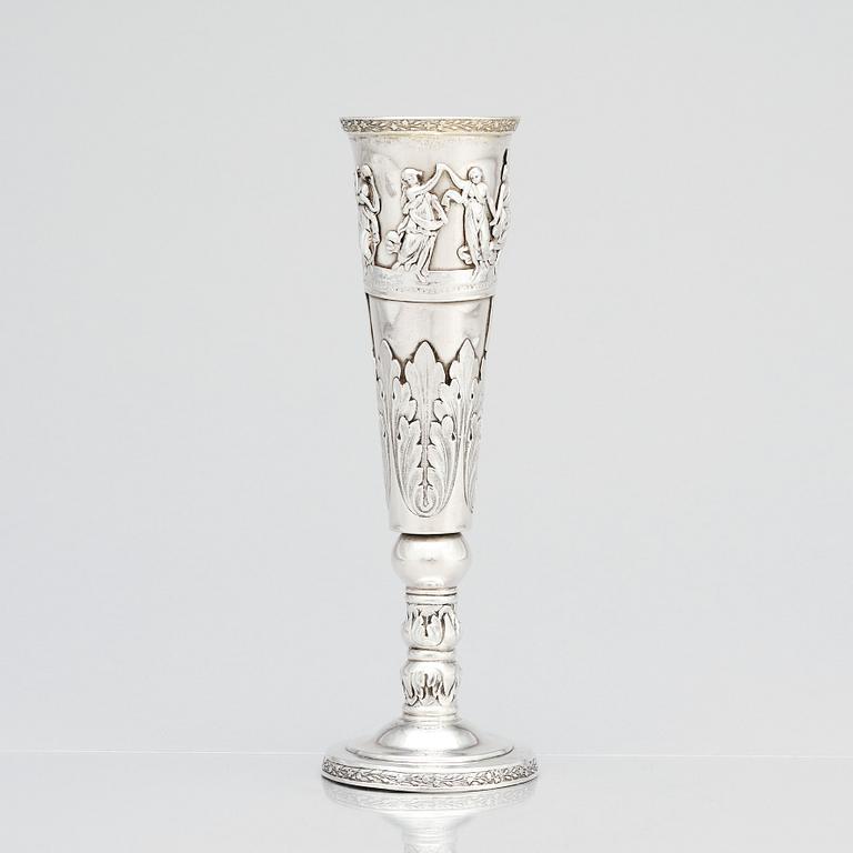 A Russian silver cup, mark of Peter Muller, S:t Petersburg, around 1830.