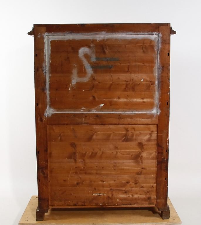 CHIFFONJE, nyrenässans, 1800-talets slut.