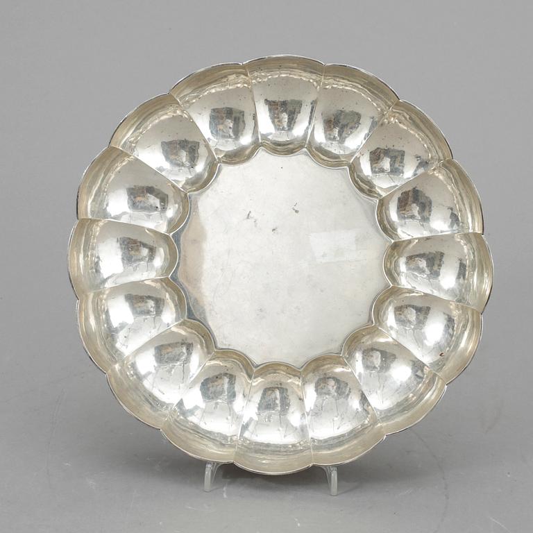 SKÅL, silver, Richard Comyns, London, England, 1966. Vikt 839g.