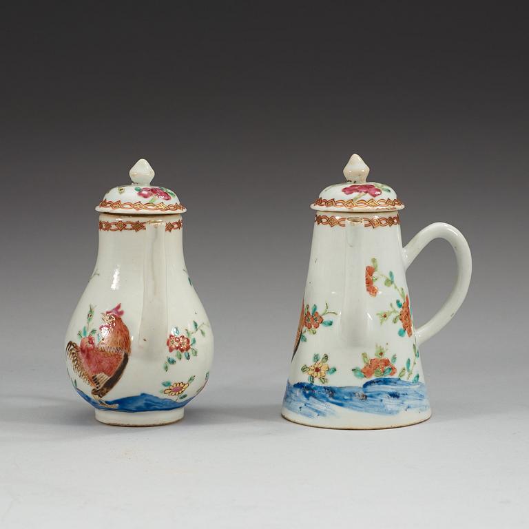A famille rose 'rooster' chocholat pot and tea pot with cover, Qing dynasty, Qianlong (1736-95).
