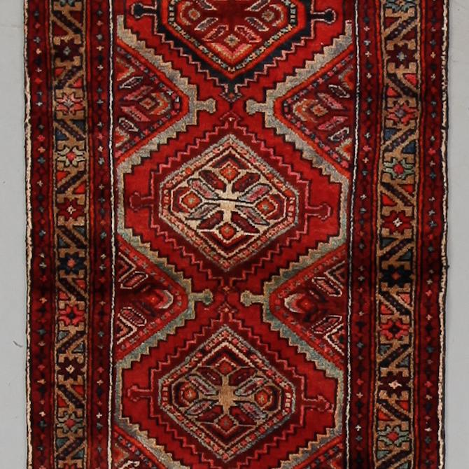 MATTA, Hamadan, ca 307 x 78 cm.