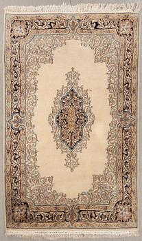 MATTA, old, Kirman laver, ca 215 x 127 cm.