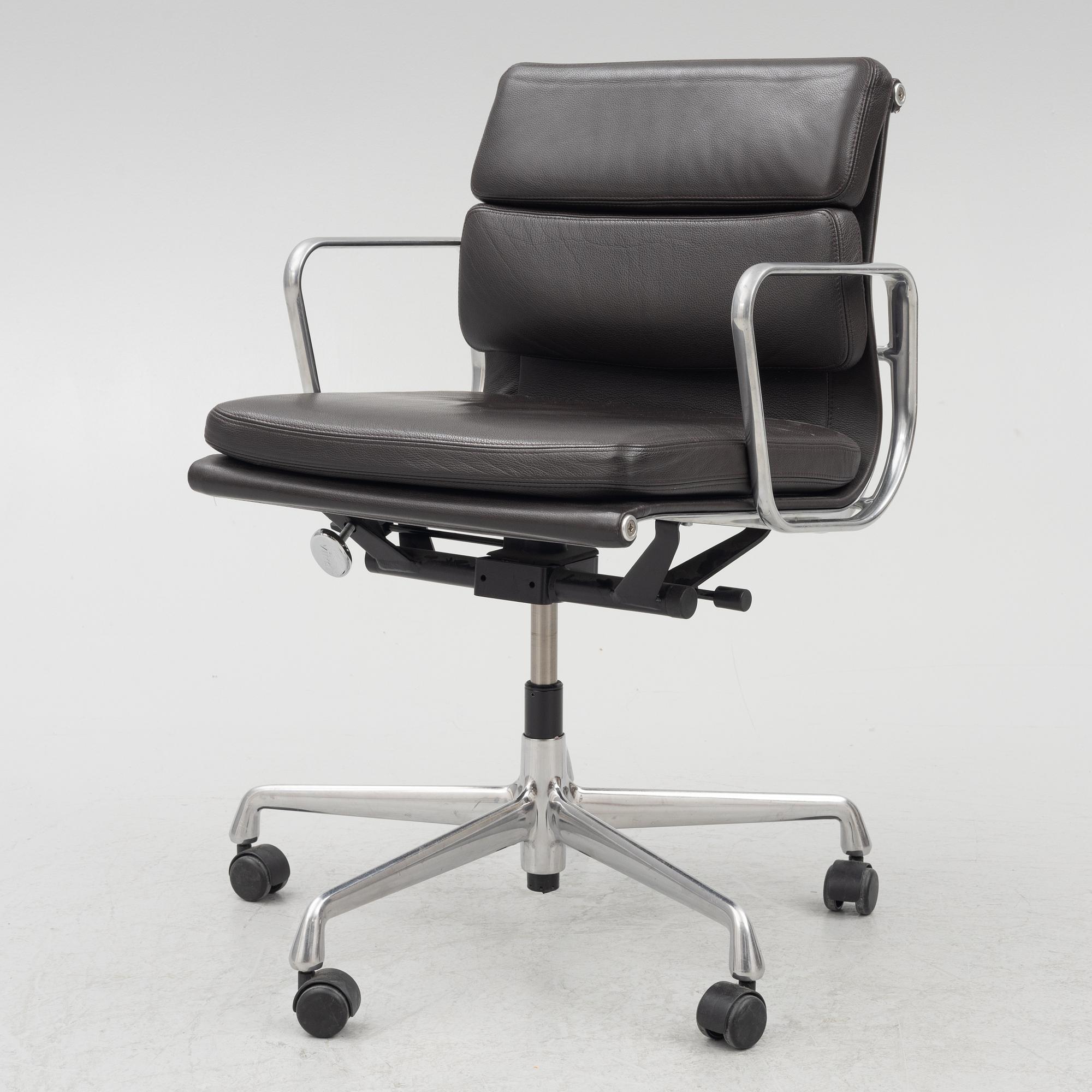 Charles & Ray Eames, office chair, "Soft Pad Chair EA217", Vitra.
