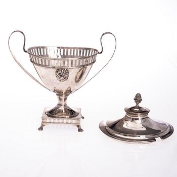 SOCKERSKÅL, silver, Gustaf Otto Sjöberg Falun 1817. Vikt ca  758 g.