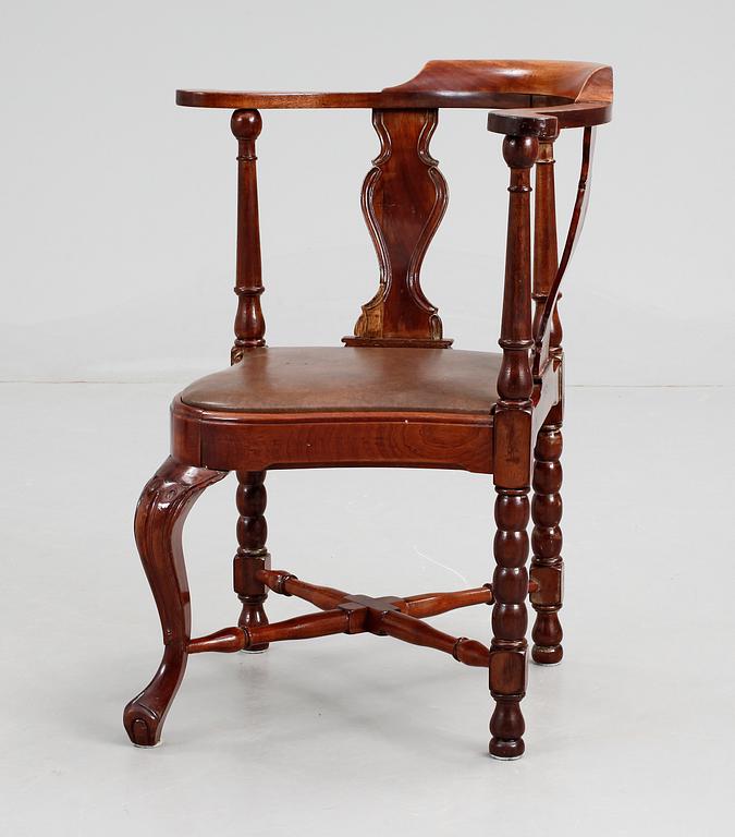 PUDERSTOL, rokokostil, omkring sekelskiftet 1900.