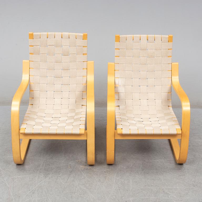 ALVAR AALTO, fåtöljer, ett par, modell 406, Artek 1900-talets slut.