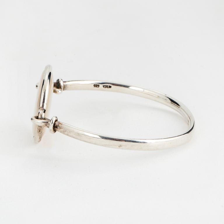 A Swedish 20th century Torun Bülow-Hübe bracelet, silver and mother-of-pearl.