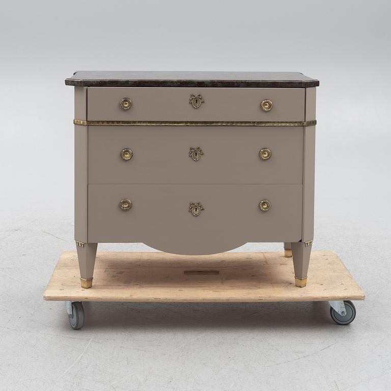 Chest of drawers, Gustavian style, 20th century.