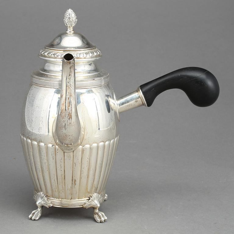 KAFFEKANNA, silver, empirestil, AG Dufva, Stockholm, 1910. Vikt ca 684g.