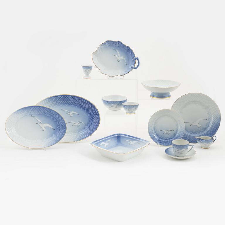 Bing & Grøndahl, a 44-piece 'Måsen' porcelain service,  Bing & Grøndahl, Danmark.