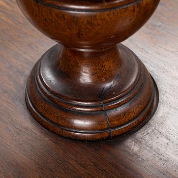 Dumbwaiter, Georg III, 1800-talets början.