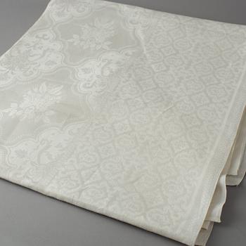 Tablecloths, 4 pcs., linen damask. Ca 249x212 cm, ca 268x203 cm, ca 239x171,5 cm and 181,5x174 cm.