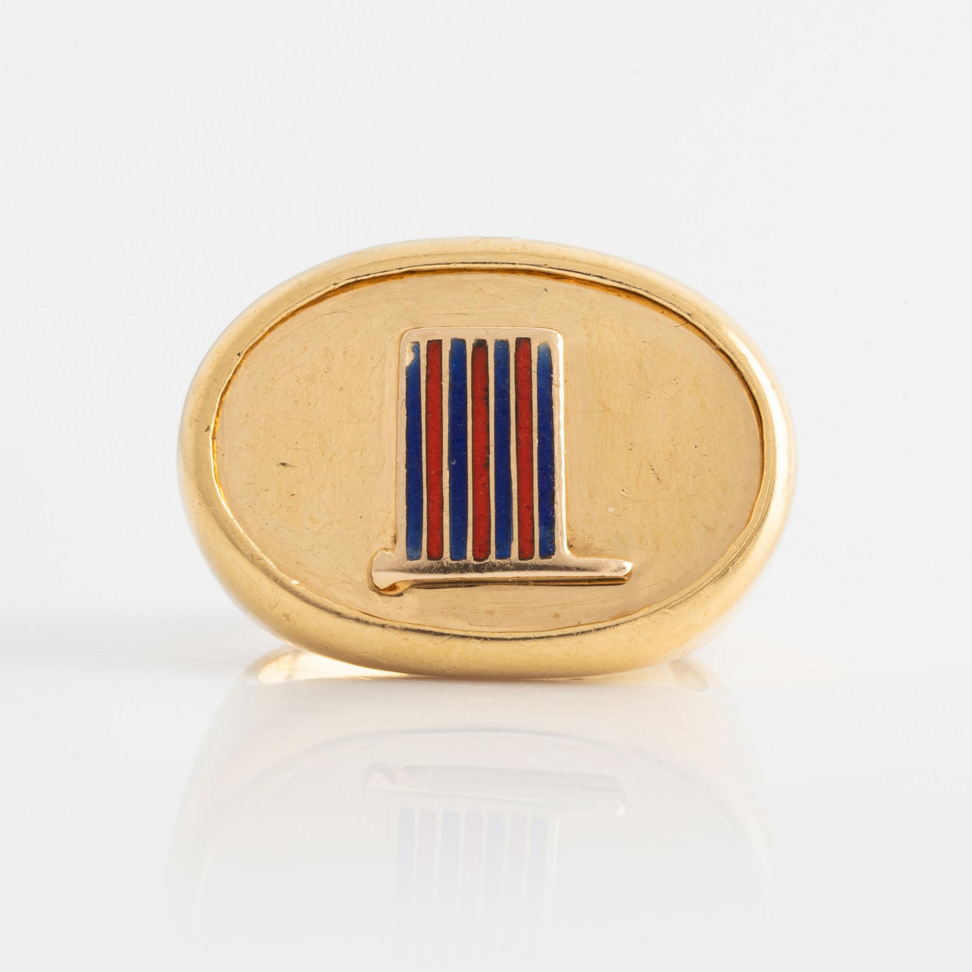 Ring med Broströms rederiflagga i 18K guld och emalj.