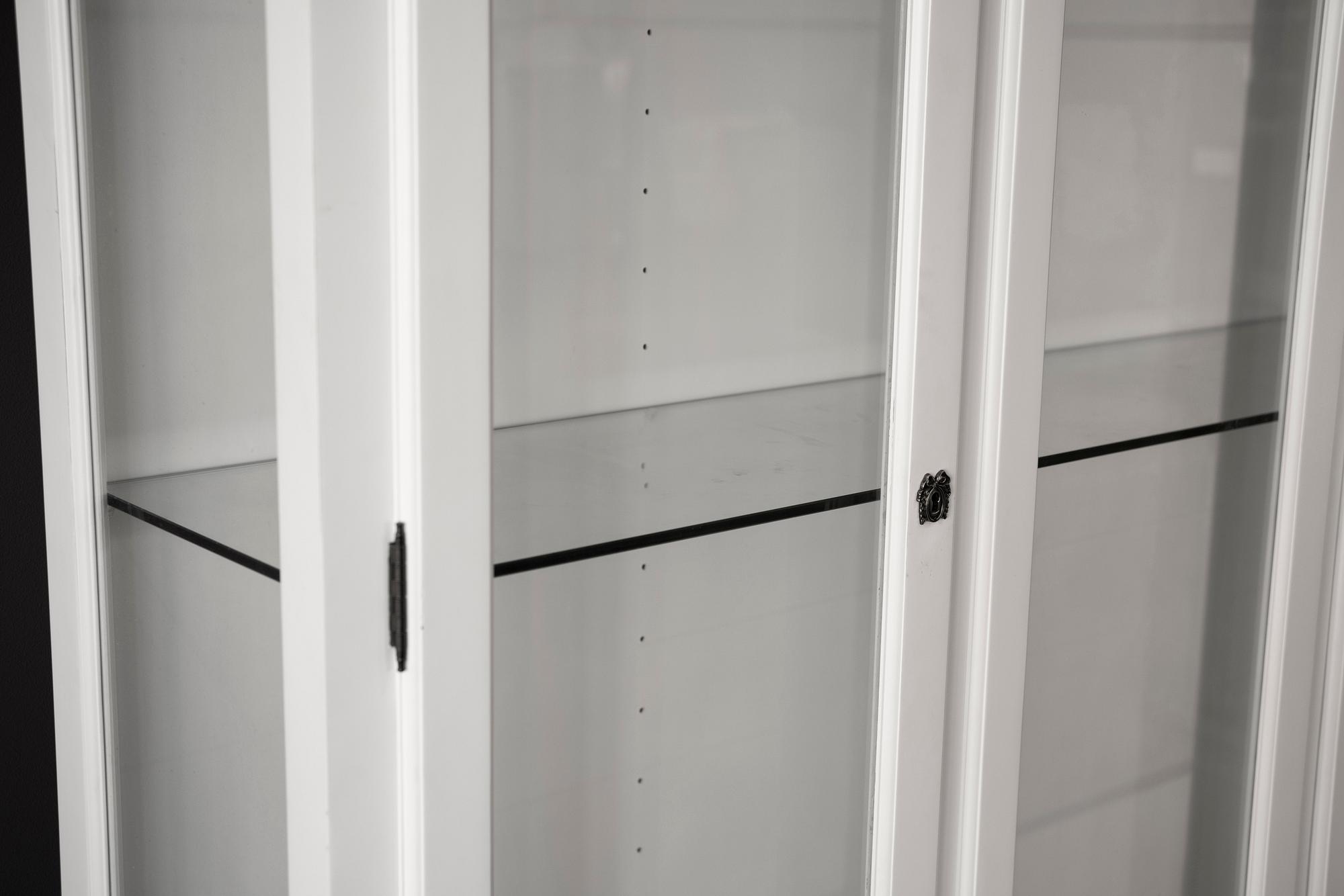 Display cabinet, 20th/21st century.