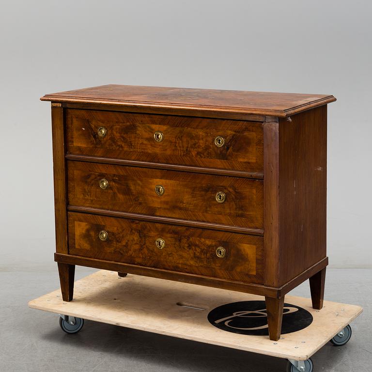 A late 19th Century chest of drawers.