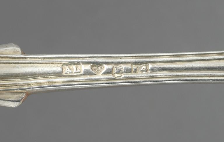 BORDSSKEDAR, silver, mestadels Hans Georg Tillström, Stockholm, 1800-tal. Total vikt ca 492 gram.