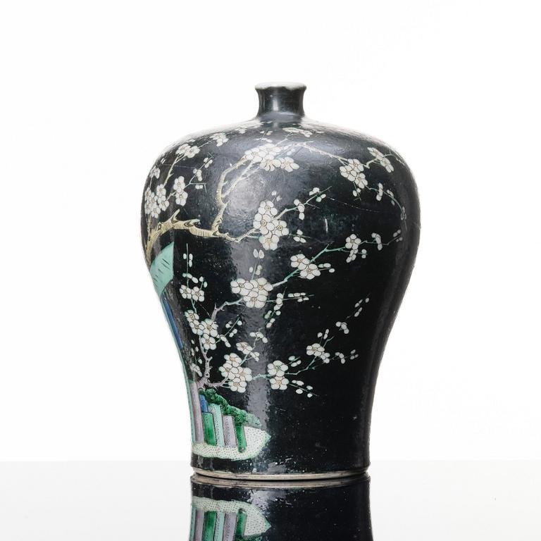 A Chinese famille noire Meiping vase, Qing dynasty, 19th Century.