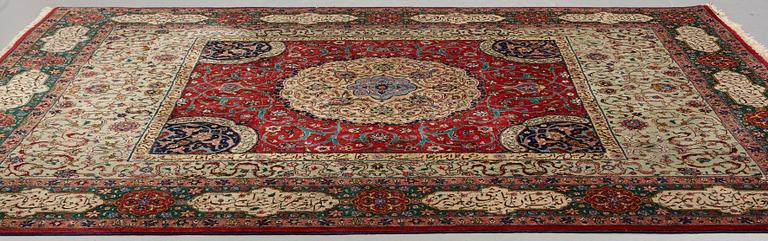 Matto, semi-antique Tabriz, signed ca 335,5 x 256,5 - 261,5 cm.