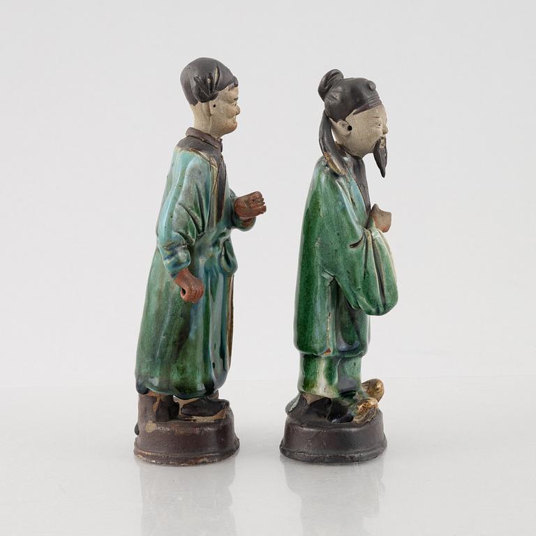 A set of two Chinese porcelain figures, ealry 20th century.
