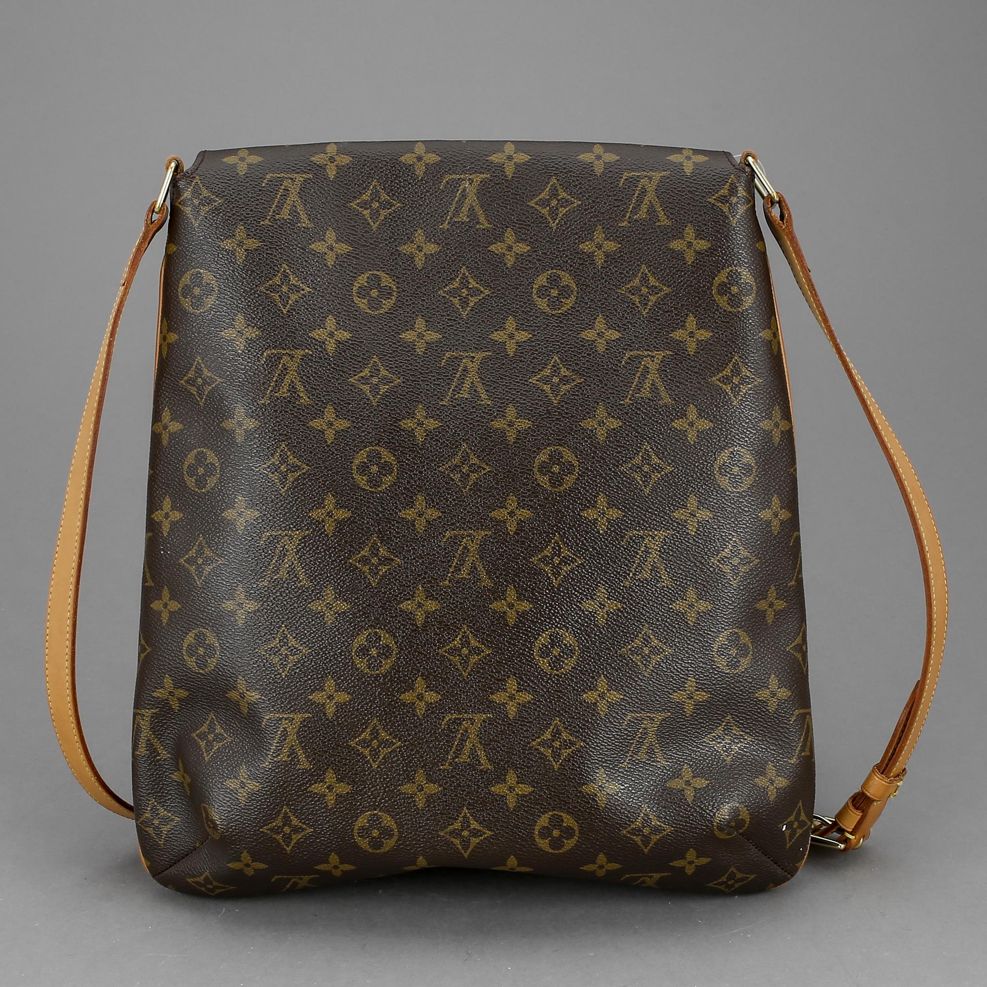 VÄSKA, "Musette", Louis Vuitton, 2002.
