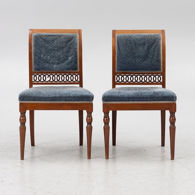 Stolar ett par, sengustavianska, 1800-talets början.