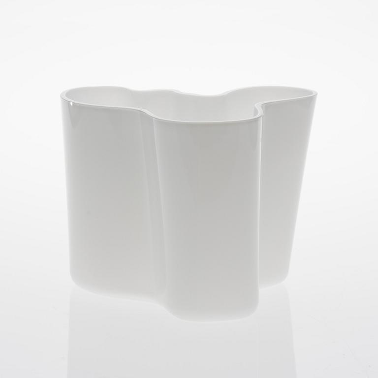 ALVAR AALTO, VAS, glas, "Savoy" signerad Alvar Aalto - 3030.