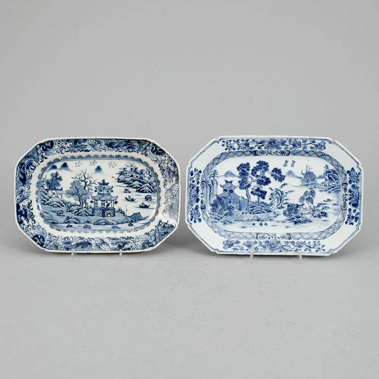 STEKFAT, 2 st, porslin, Kina, Qian Long (1736-1795).