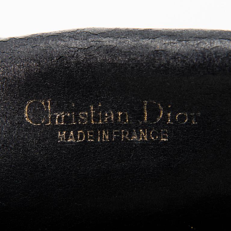 CHRISTIAN DIOR, KAKSI VINTAGE LAUKKUA JA VYÖ.