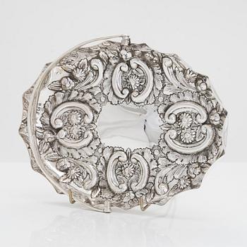 A sterling silver sweetmeat basket, W. G. Keight & Co, Birmingham 1901,
