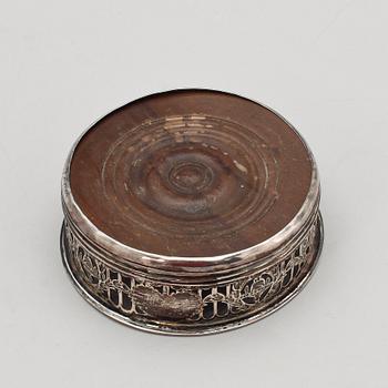 COASTER, silver, London, England,  troligen 1791.