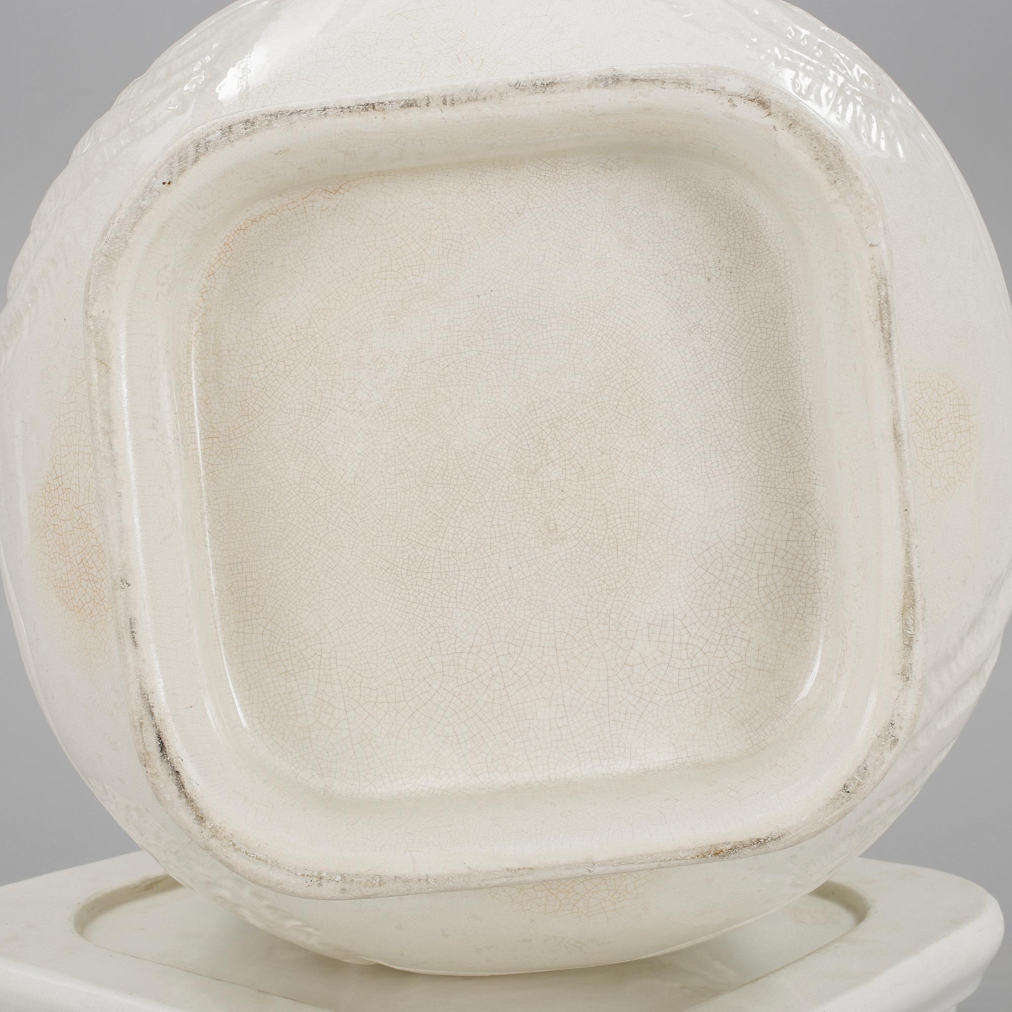 PIEDESTAL med YTTERFODER, flintgods, jugend, Alf Wallander, Rörstrand, omkring 1900.