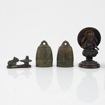 A group of bronze and metal miniatures, seven pieces, some Japanese, Meiji period (1868-1912).