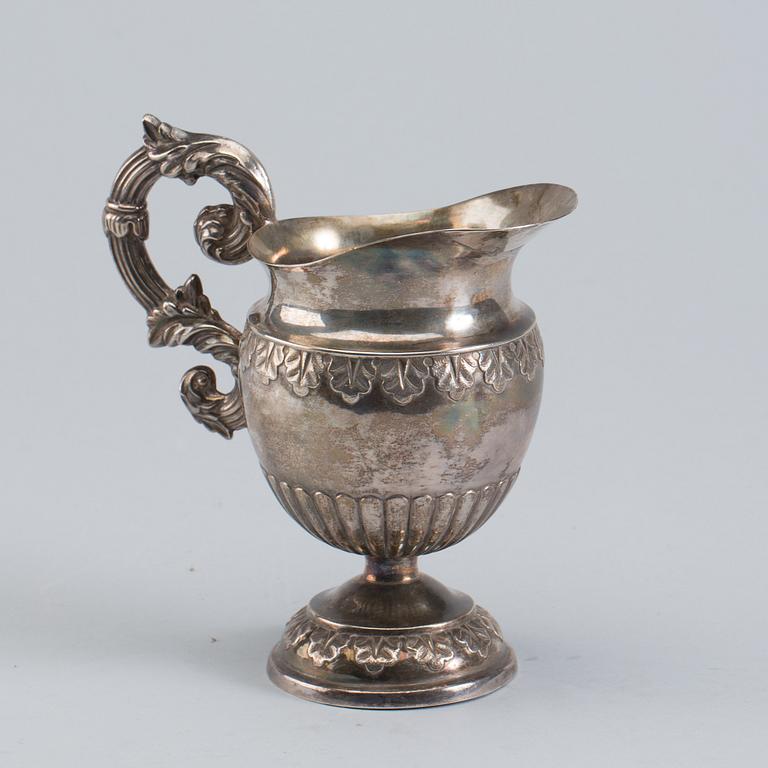 MJÖLKKANNA, silver, Claes Christian Carlén, Borås, 1841. Vikt ca 182 g.