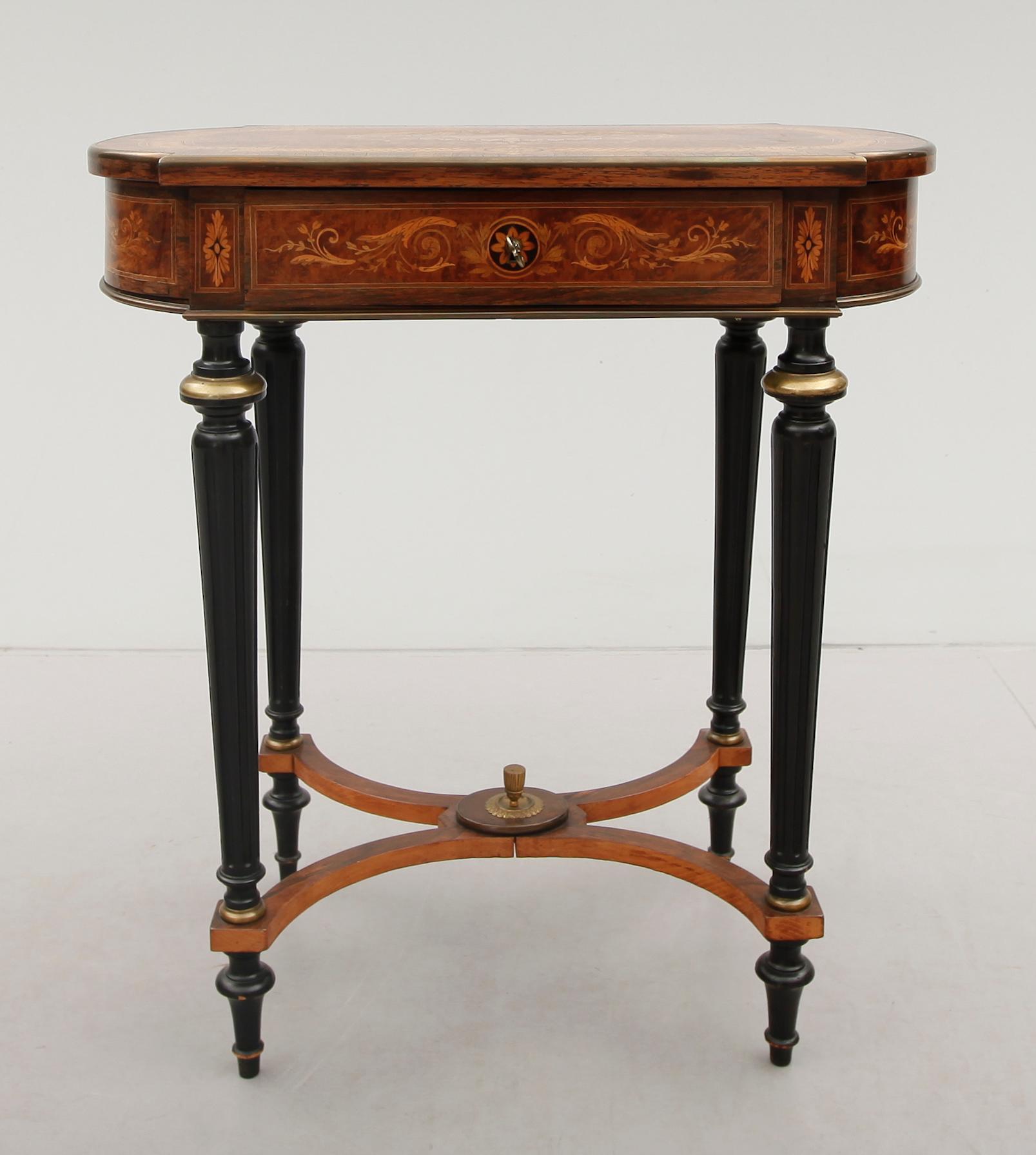 DAMARBETSBORD, Louis XVI-stil, 1800-talets andra hälft.