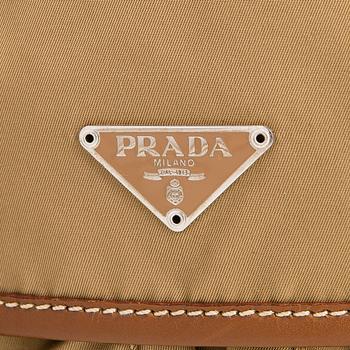 Prada, shoulderbag.