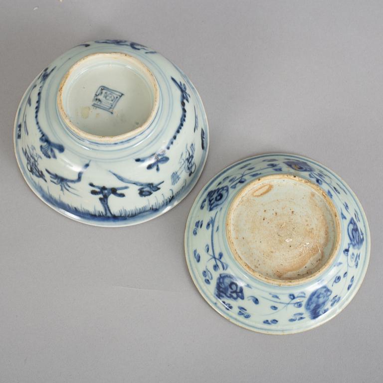 A blue and white bowl and a dish, Ming dynasty (1368-1644).