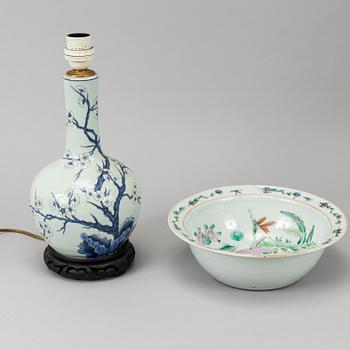 A Chinese famille rose vase turned into a table lamp and basin, 20th century.